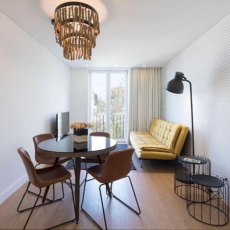 Lovelystay - Central Flat W/ Ac & Balcony Porto Exterior photo