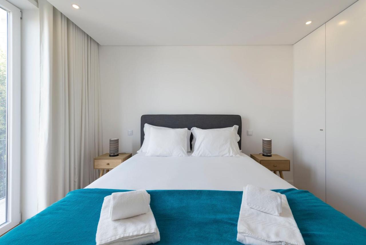 Lovelystay - Central Flat W/ Ac & Balcony Porto Exterior photo